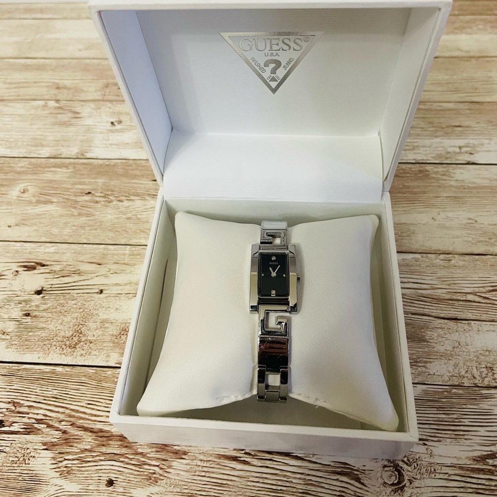 Guess Women’s Watch - Picture 3 of 9